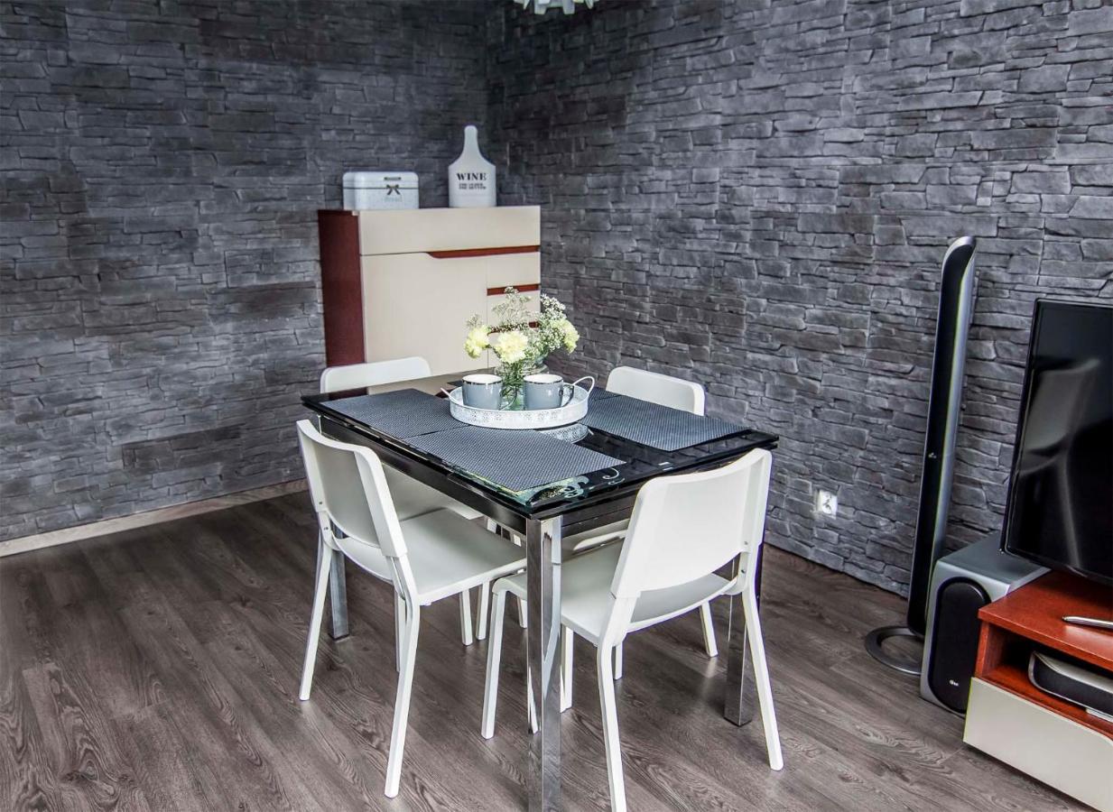 Apartament Nad Jeziorem Гижицко Екстериор снимка